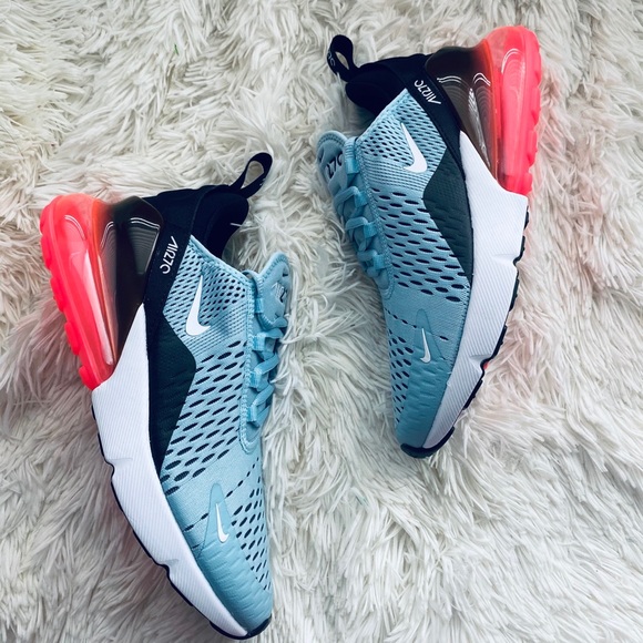 Nike Shoes - Nike Air Max 270